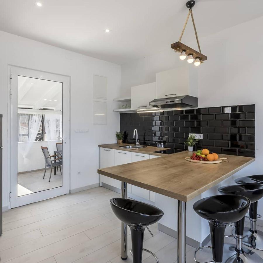 Luxury Apartments Skalinada Near Beaches, Tisno - Dalmatia מראה חיצוני תמונה